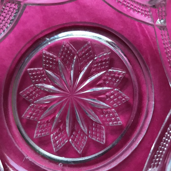 Vintage pressed glass desert bowls gold trim - Picture 9 of 10